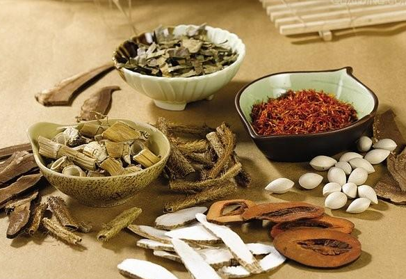 Nên Kết Hợp Đông Y Và Tây Y Như Thế Nào?